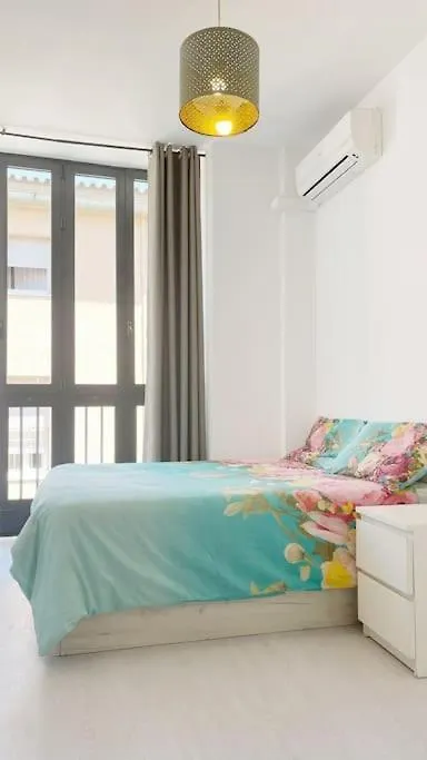 2 Bedroom Apartment Next To Plaza De La Merced Málaga Espagne