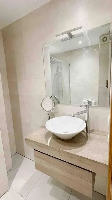 2 Bedroom Apartment Next To Plaza De La Merced Málaga 0*,  Espagne